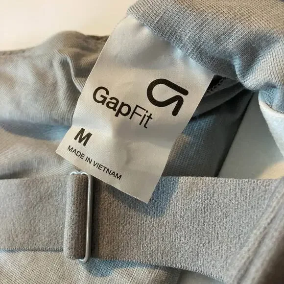 4 Gap bras Medium - Picture 7 of 8